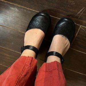 Maryjane with floral details